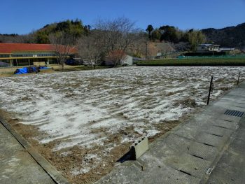 <消石灰の散布>